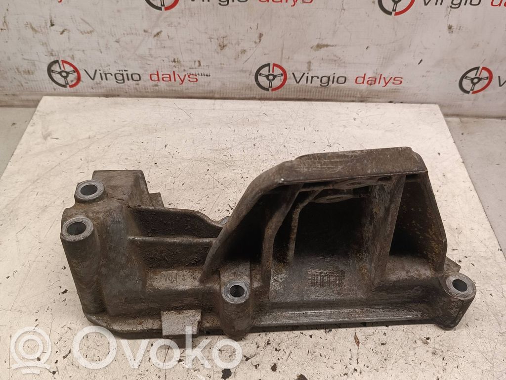 Engine mounting bracket   500376599