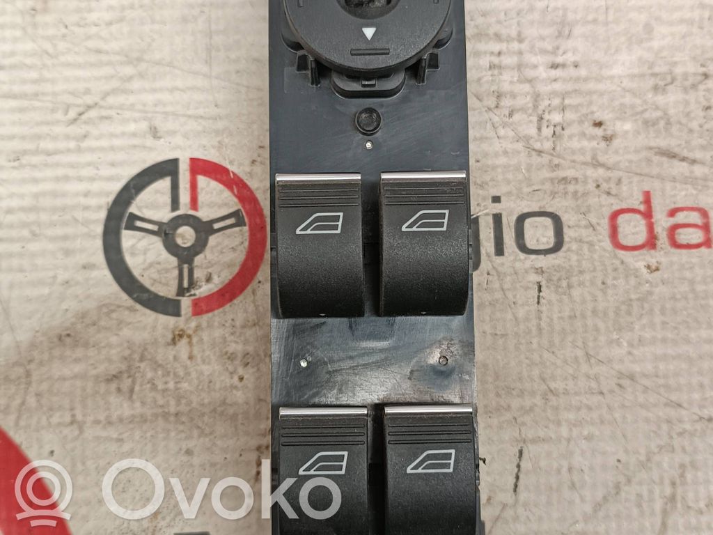 Ford Kuga II Electric window control switch 