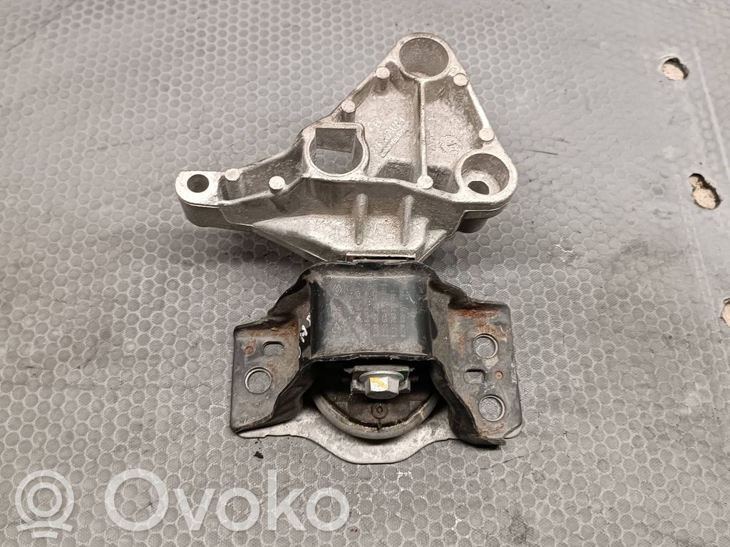Dacia Sandero II Engine mount bracket 