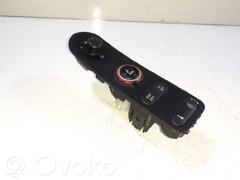 Multifunctional control switch/knob