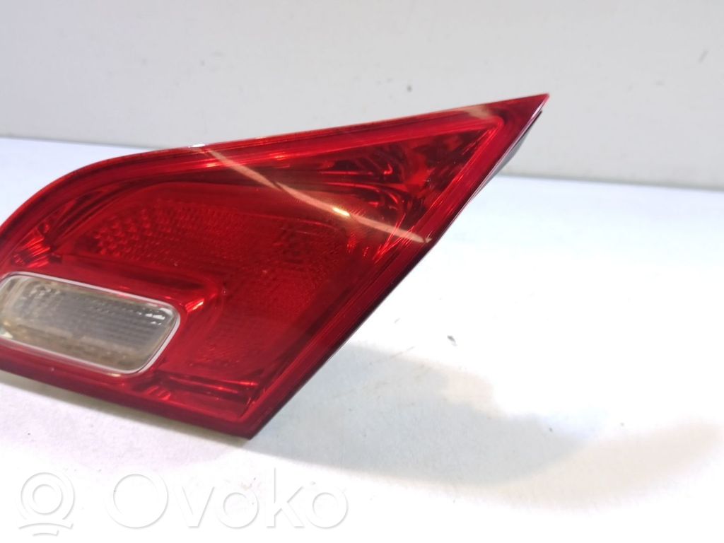 Opel Astra J Galinis žibintas kėbule 