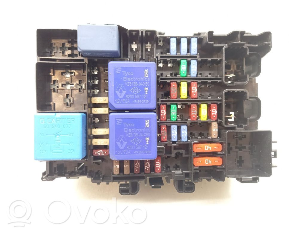 Módulo de fusible   243800453R