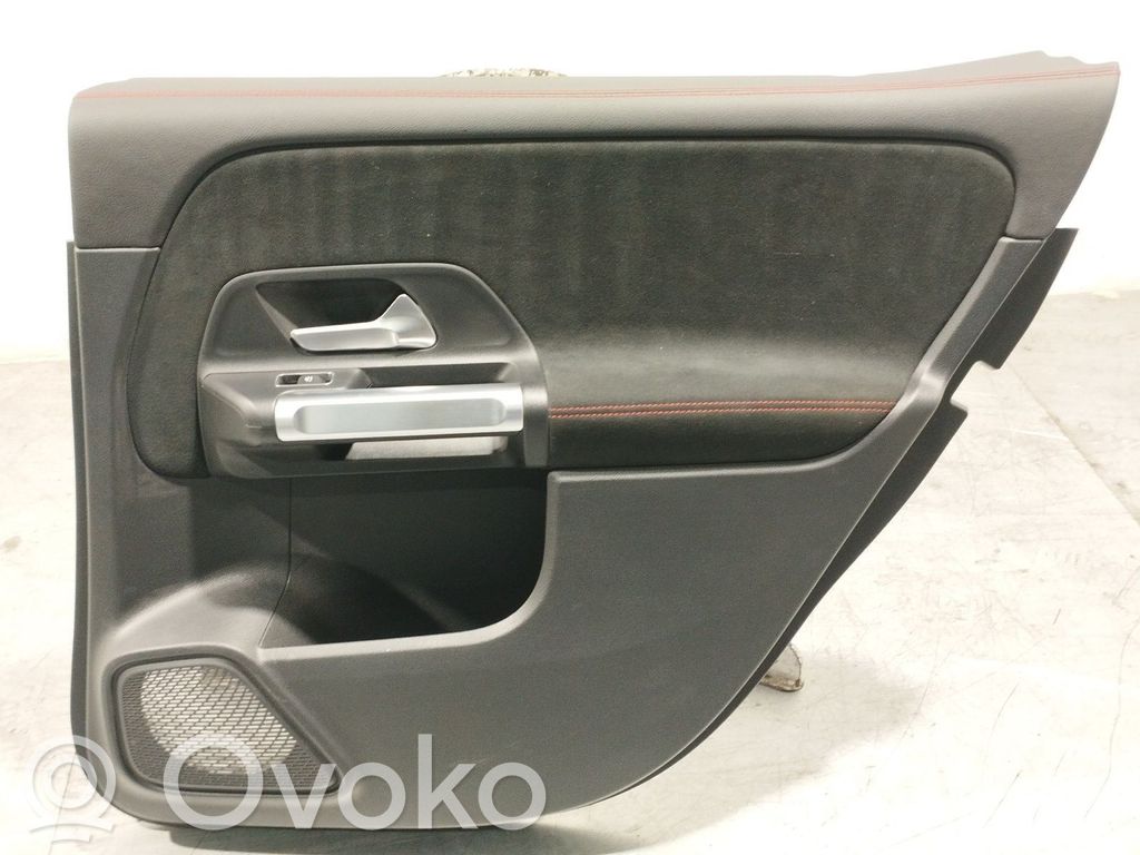 Mercedes-Benz GLB X247 Rivestimento del pannello della portiera posteriore 