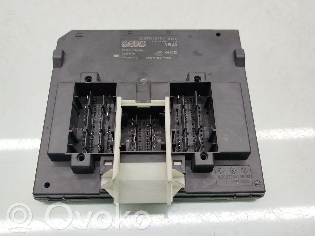 Autres unités de commande / modules   5Q0937084AJ,BCMPQ37H
