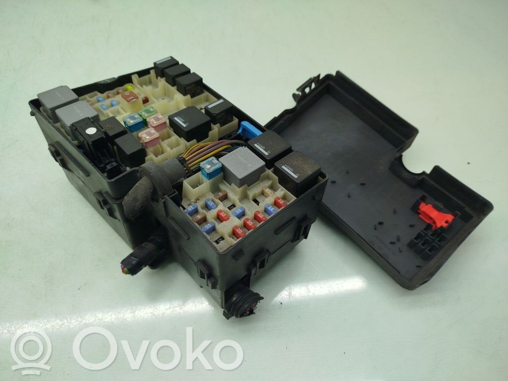 Módulo de fusible   AV6T14A142AA