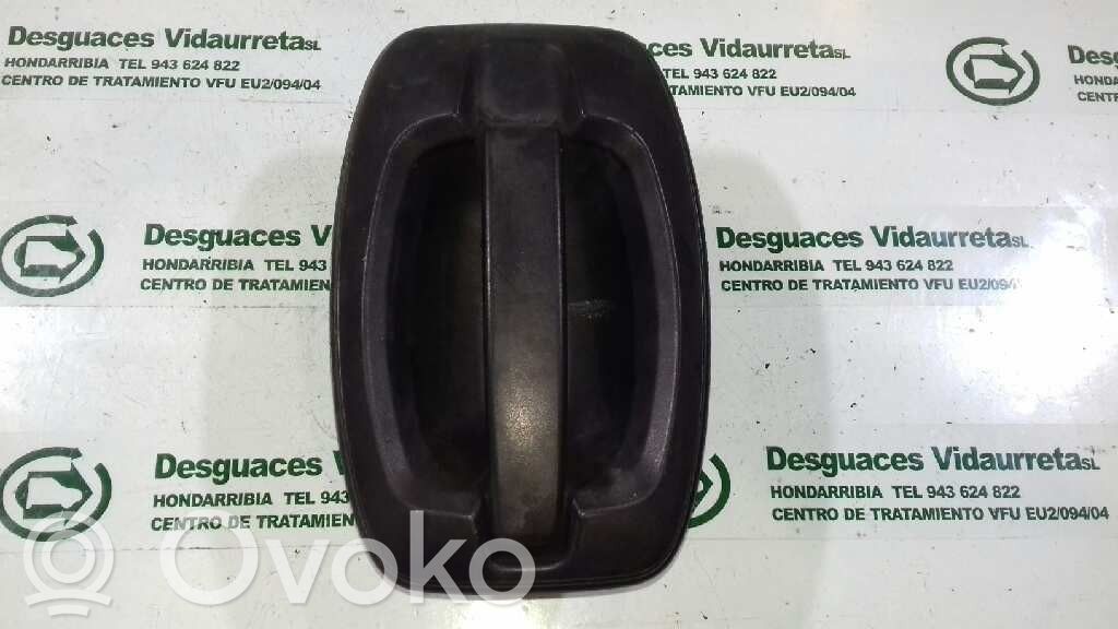 Manecilla externa puerta delantera