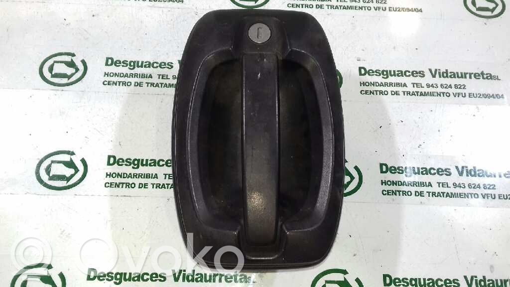 Manecilla externa puerta delantera