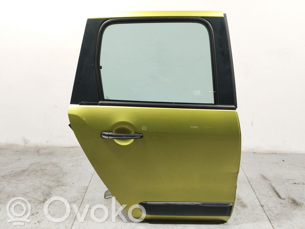 Galinės durys   9008V6
