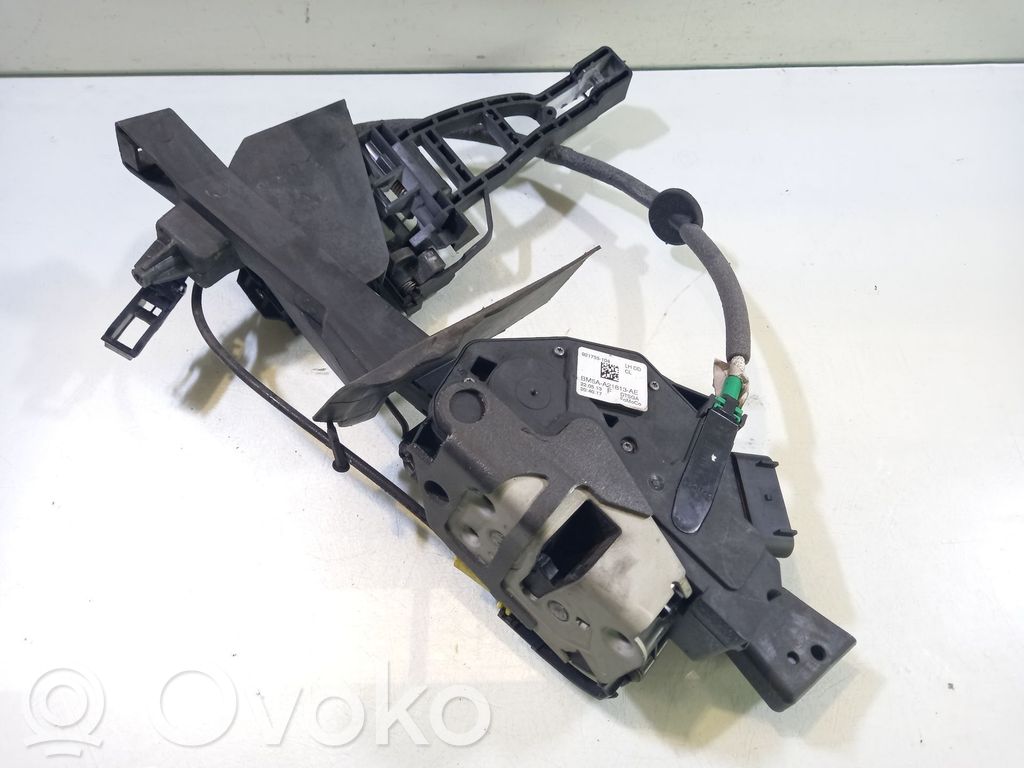 Ford Kuga II Priekšpusē slēdzene 