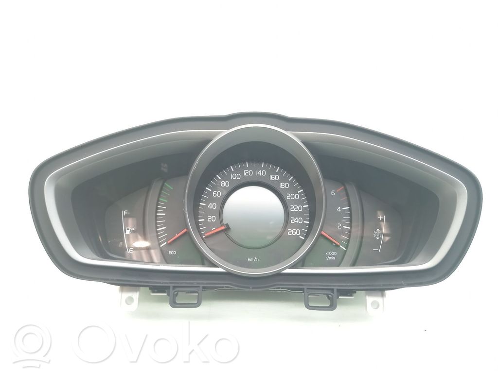 Volvo V40 Speedometer (instrument cluster) 