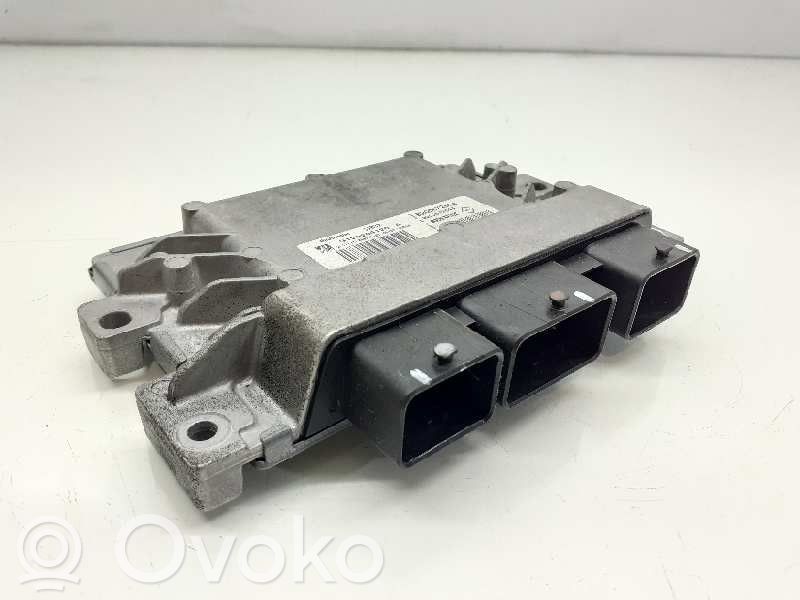 Dacia Sandero Engine control unit/module ECU 