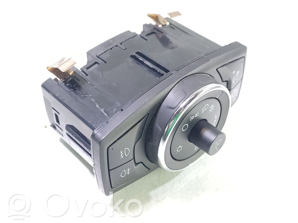 Interruptor de control del panel de luces   2307246,AV1T13D061AC,10107130