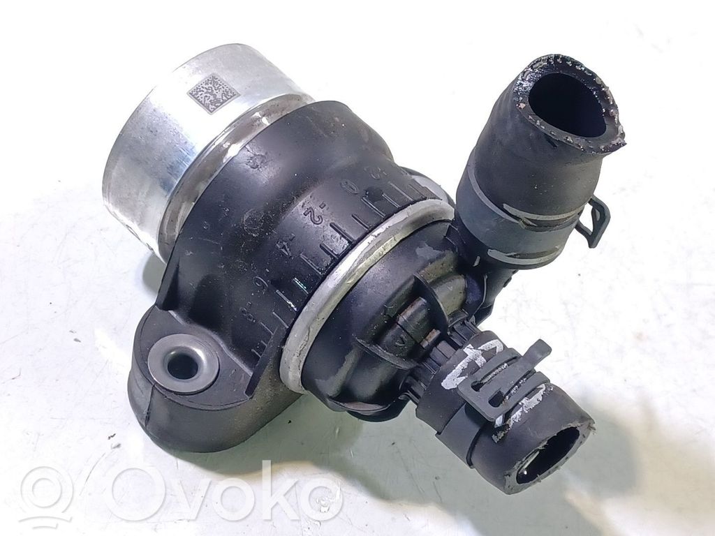 Audi A4 S4 B9 8W Pompa wody 