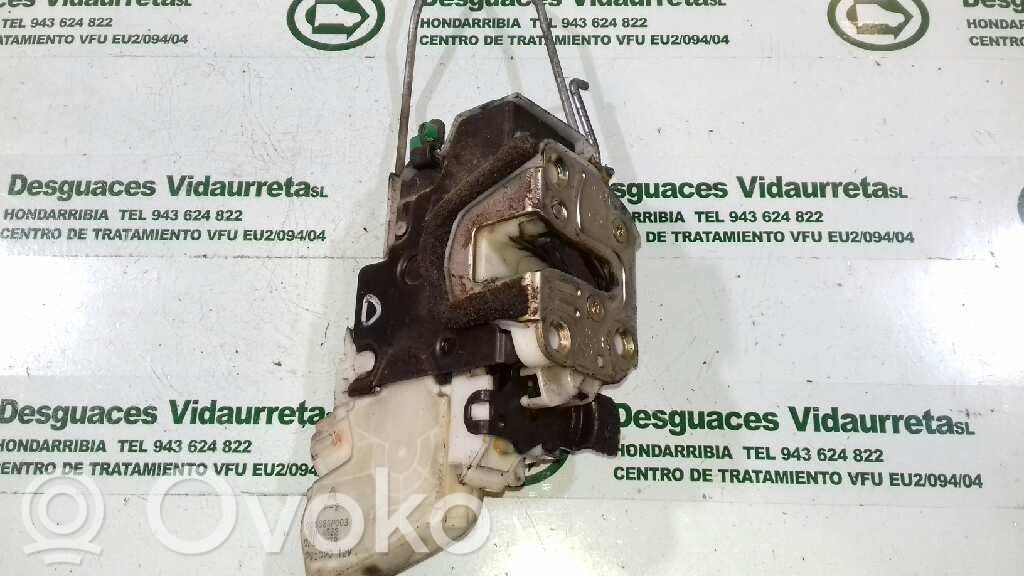 Nissan PickUp Serratura portiera anteriore 