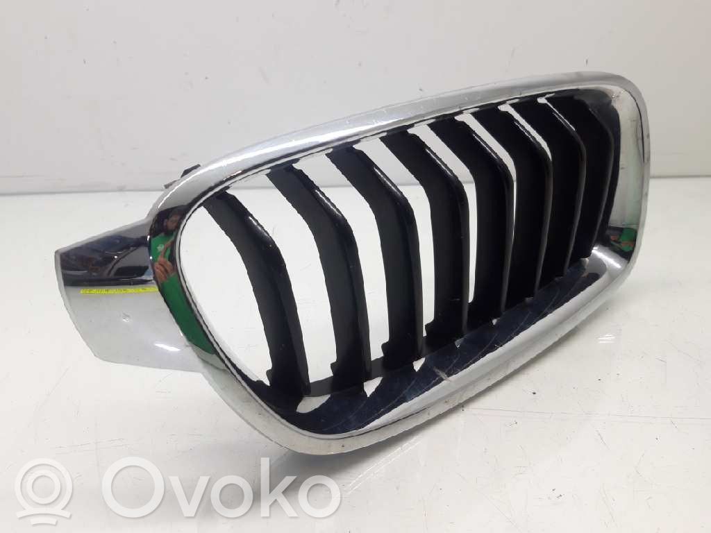 BMW 3 E90 E91 Grotelės priekinės 