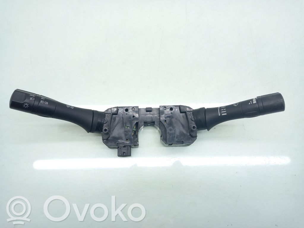 Nissan Navara D23 Interruptor de control del panel de luces 