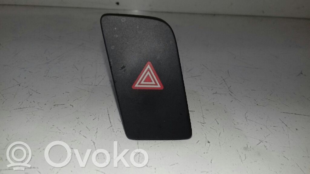 Przycisk świateł awaryjnych   8U1941509,03S08915