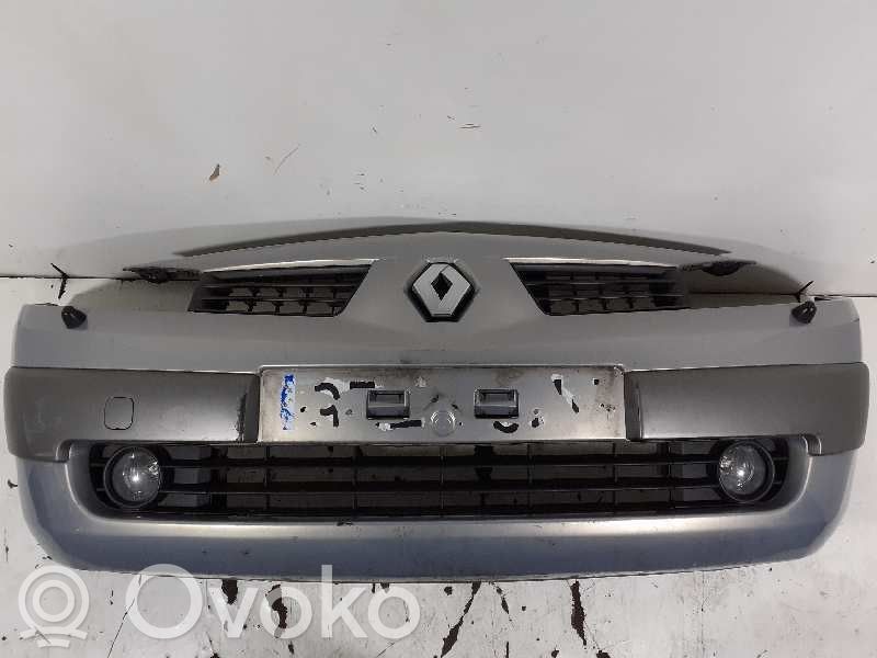 Renault Megane II Parachoques delantero 