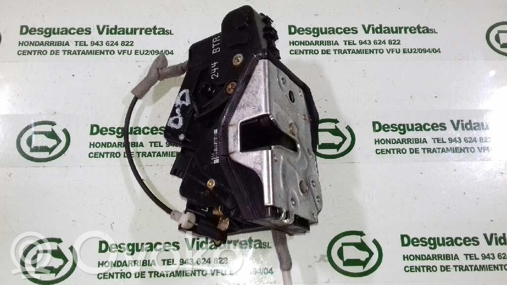 Cerradura de puerta delantera   51217011244