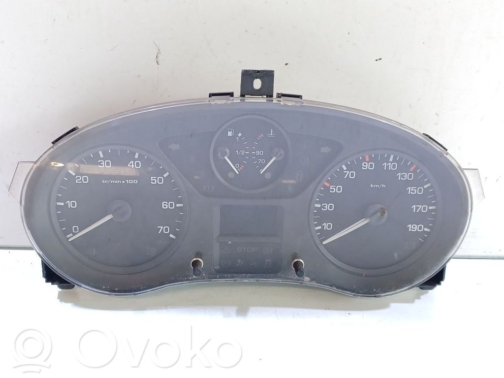 Speedometer (instrument cluster)   WP6T9JJ9N