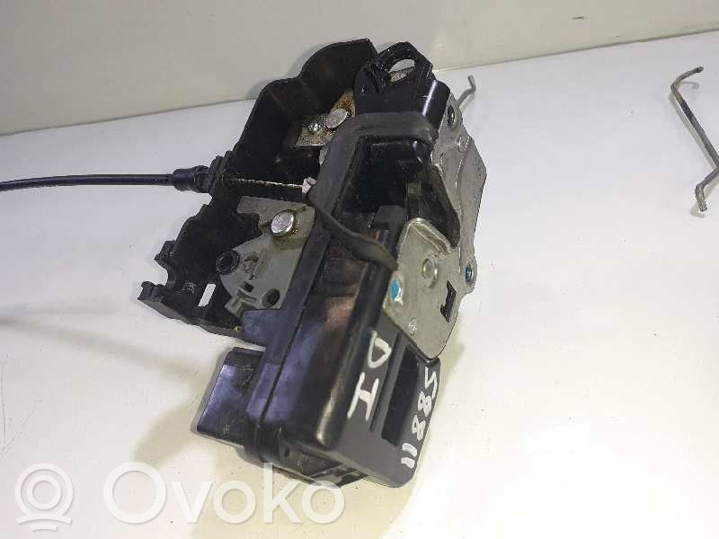 Opel Antara Priekšpusē slēdzene 