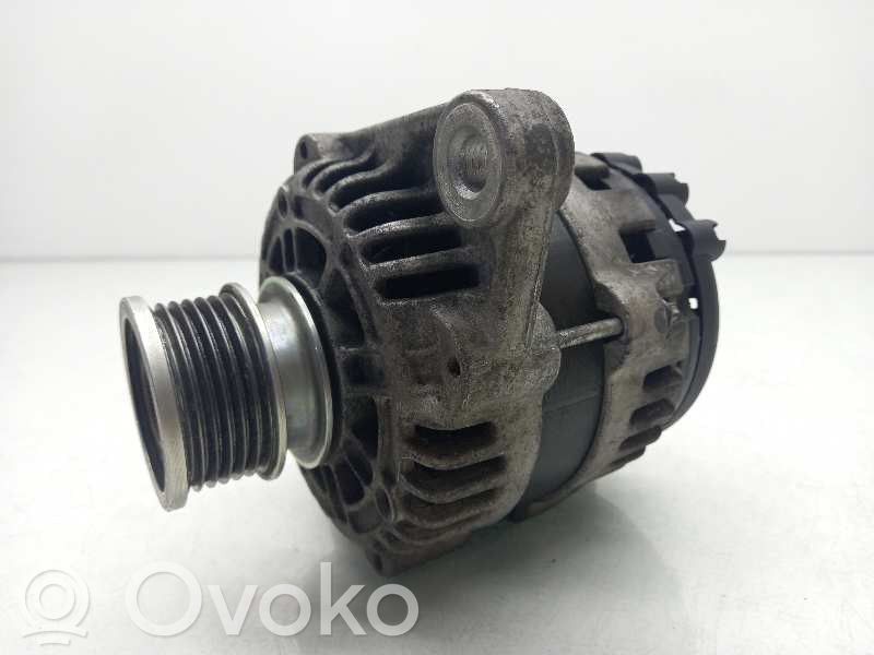 Opel Zafira B Alternator 