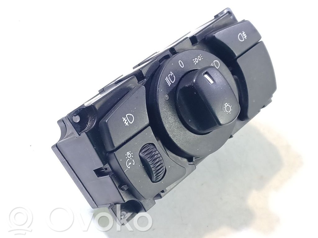 Panel lighting control switch   61316925252,6925252,33280201