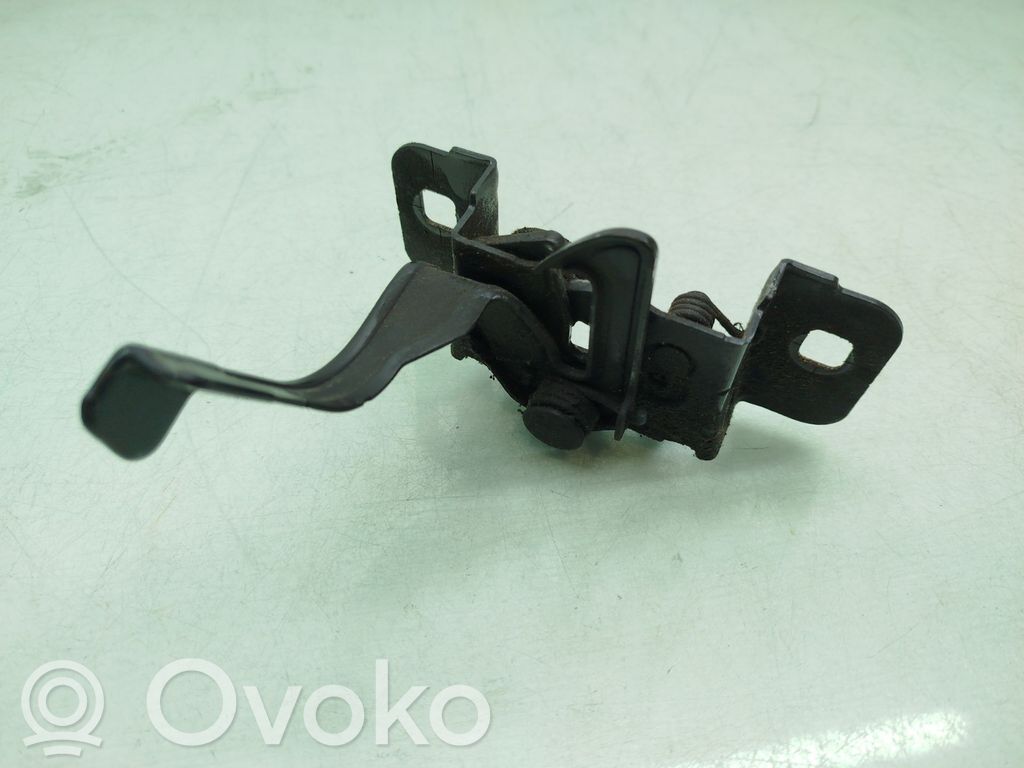 Opel Astra K Tie down hook / loop 