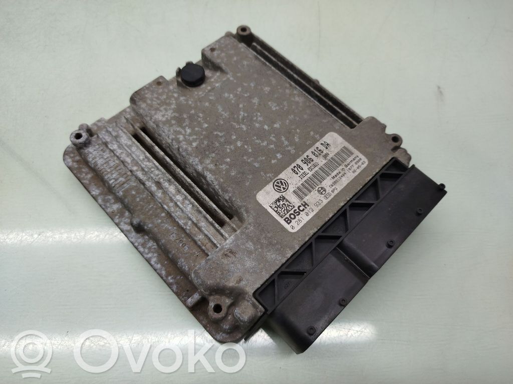 Volkswagen Touareg I Engine control unit/module ECU 