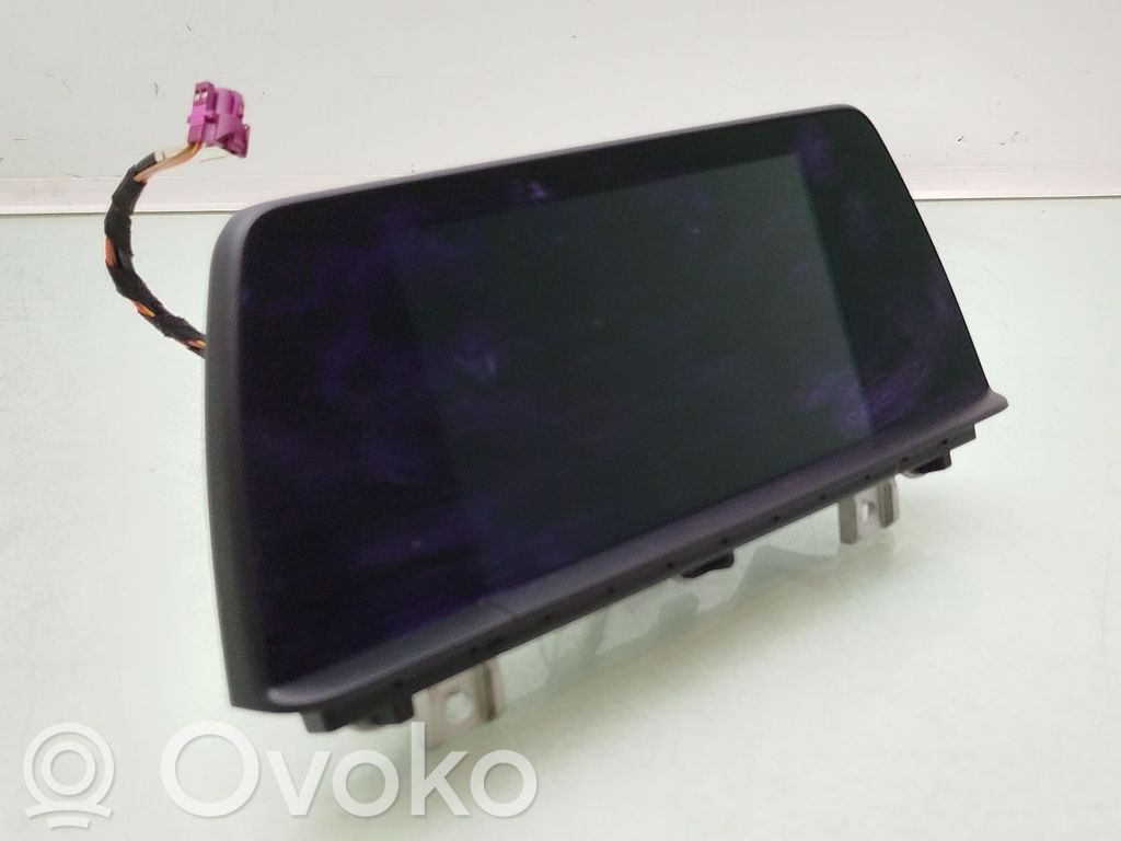 Head up display screen   9292247