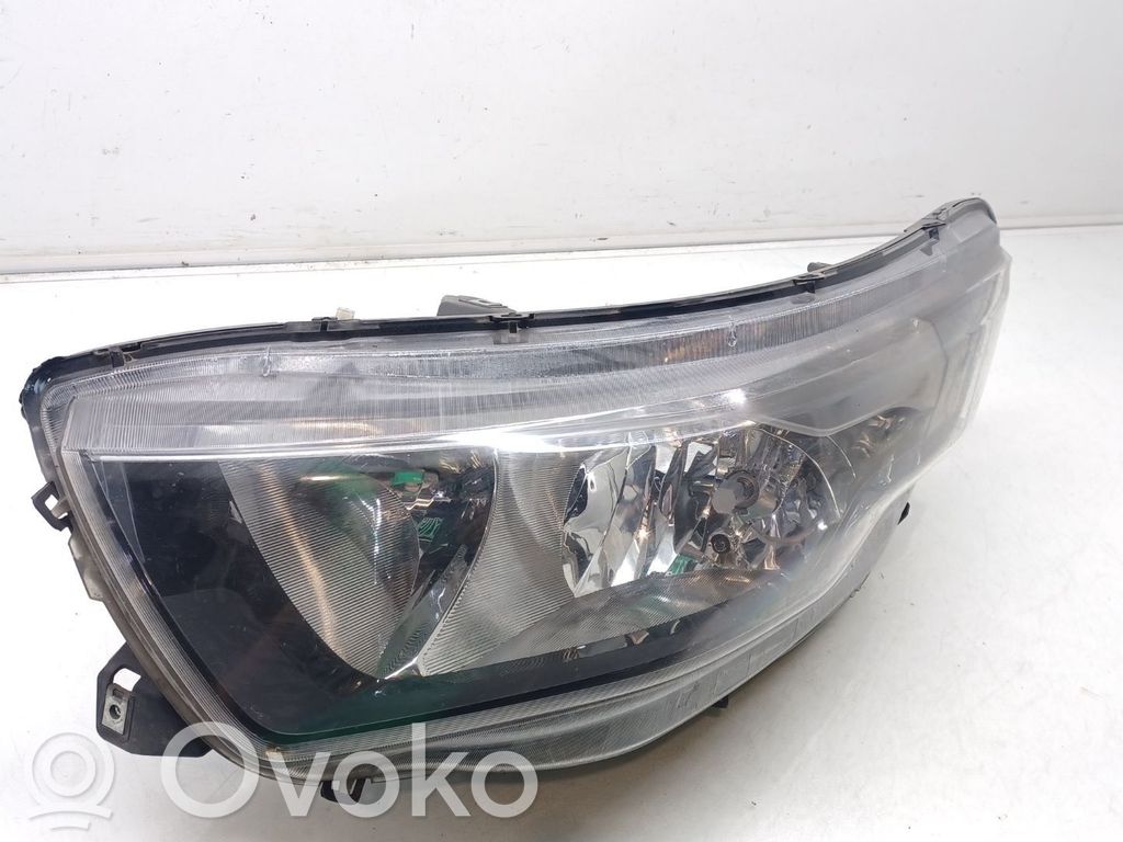 Iveco Daily 6th gen Phare frontale 