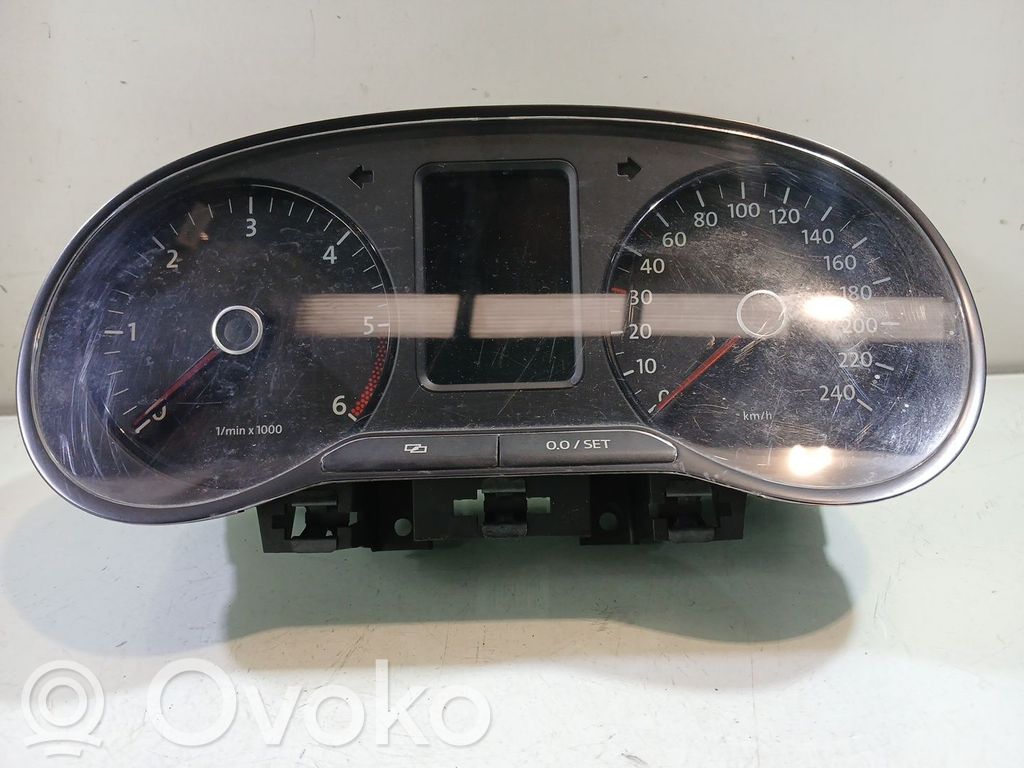 Volkswagen Polo V 6R Tachimetro (quadro strumenti) 