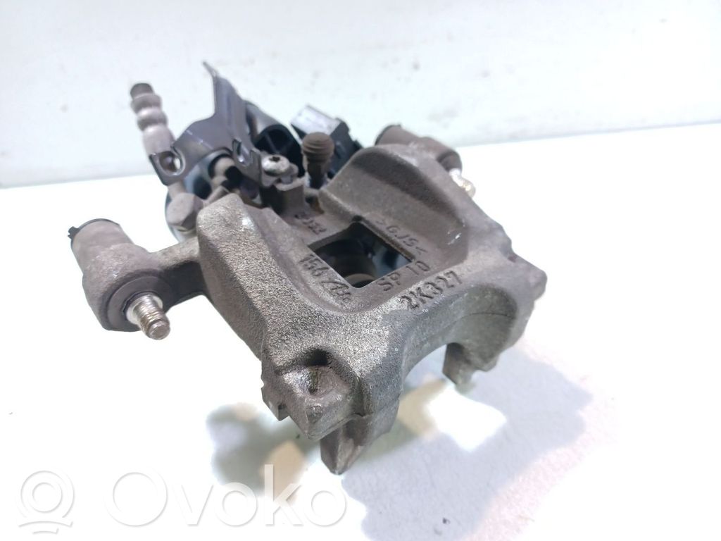 Land Rover Discovery 5 Jarrusatulan tyynyn pidike takana 