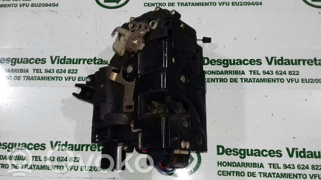 Volkswagen Passat Alltrack Serratura portiera anteriore 