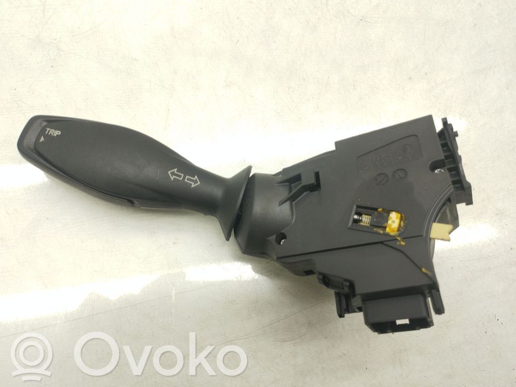 Commodo de clignotant   8A6T13335BC