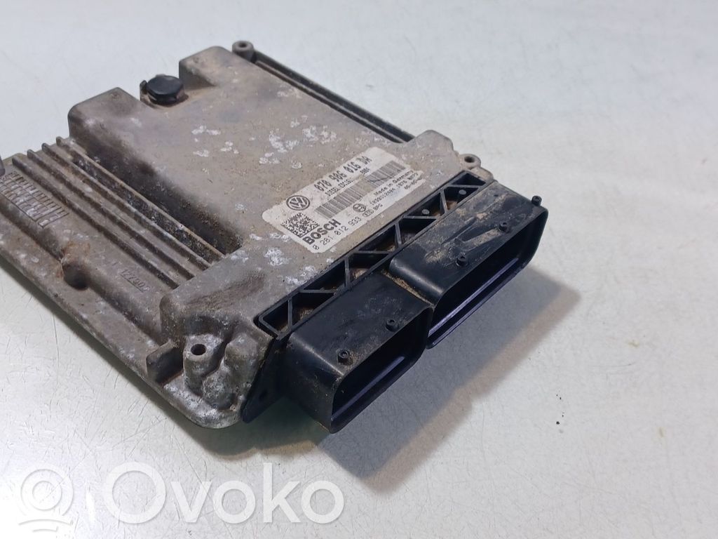Volkswagen Touareg I Engine control unit/module ECU 
