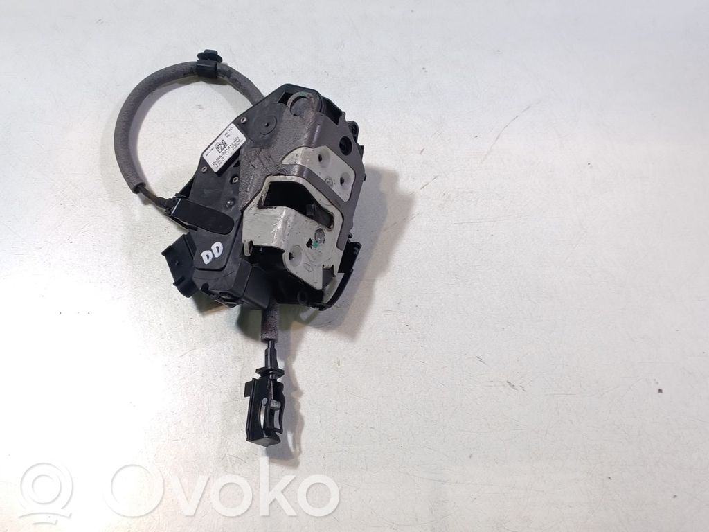 Ford Focus Priekšpusē slēdzene 