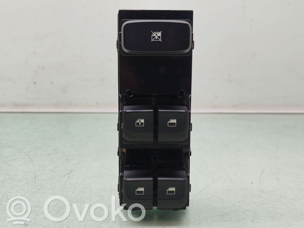 KIA Stonic Electric window control switch 