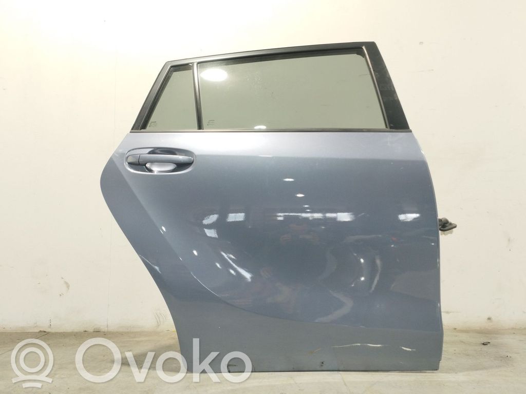 Puerta trasera   670030F050