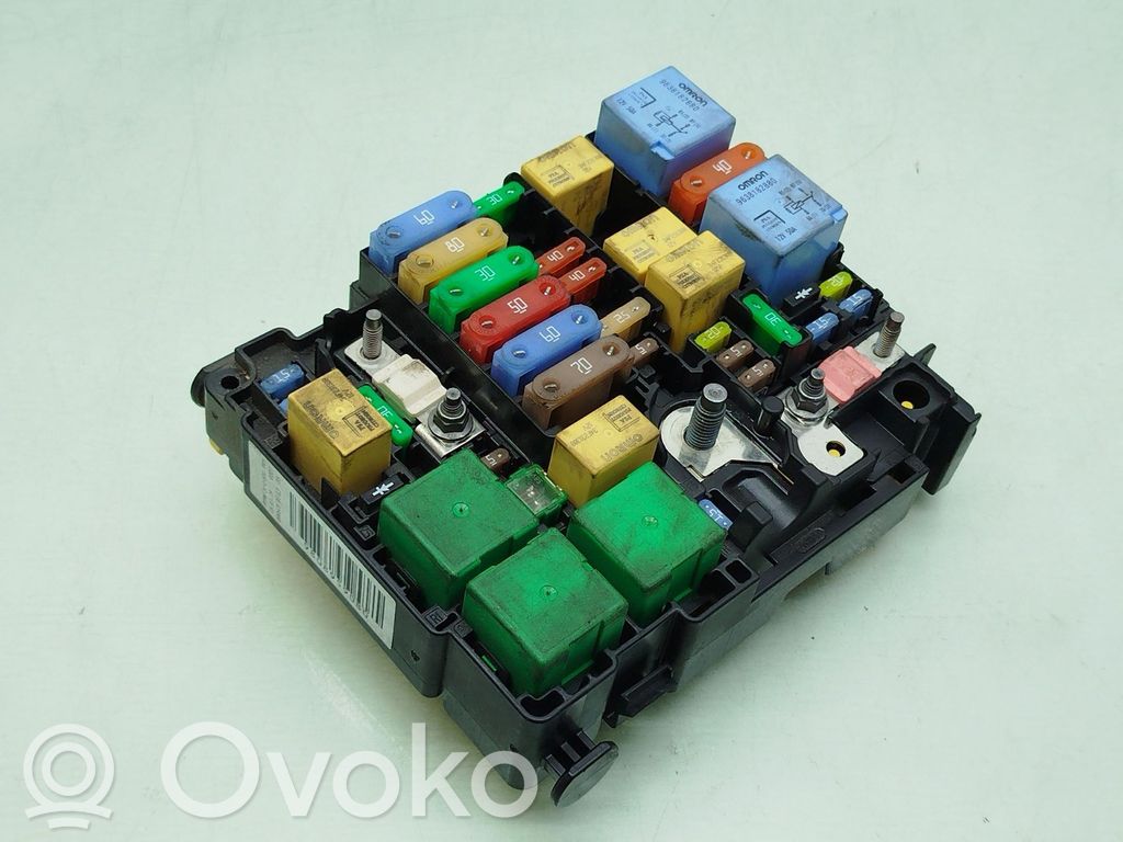 Opel Vivaro Sulakemoduuli 