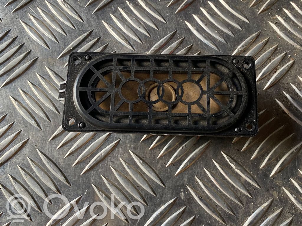 Audi A3 S3 8P Altavoz del panel 