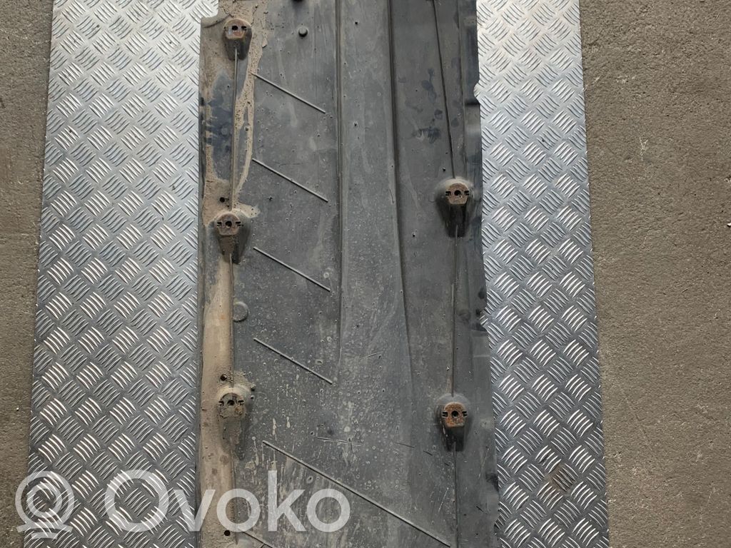 Audi A3 S3 8P Osłona boczna podwozia 