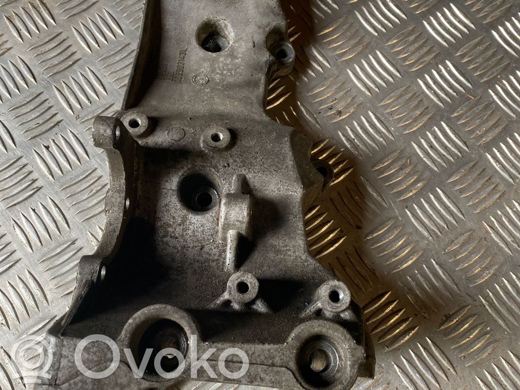 Audi A4 S4 B7 8E 8H Soporte del alternador 