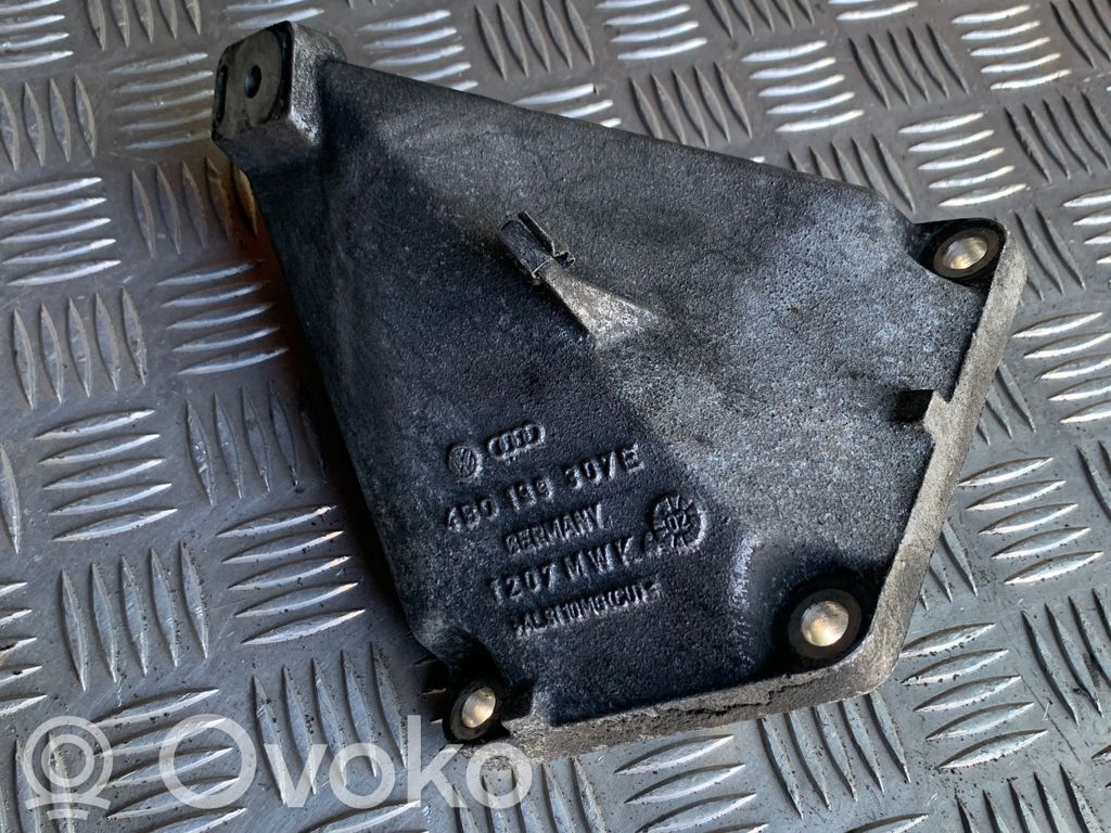 Audi A6 Allroad C5 Engine mounting bracket 