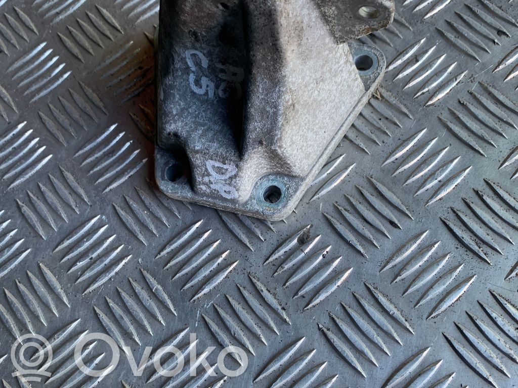 Audi A6 S6 C5 4B Engine mounting bracket 