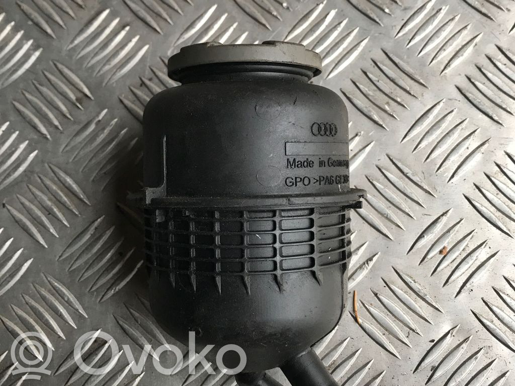Audi A4 S4 B8 8K Ohjaustehostimen nestesäiliö 