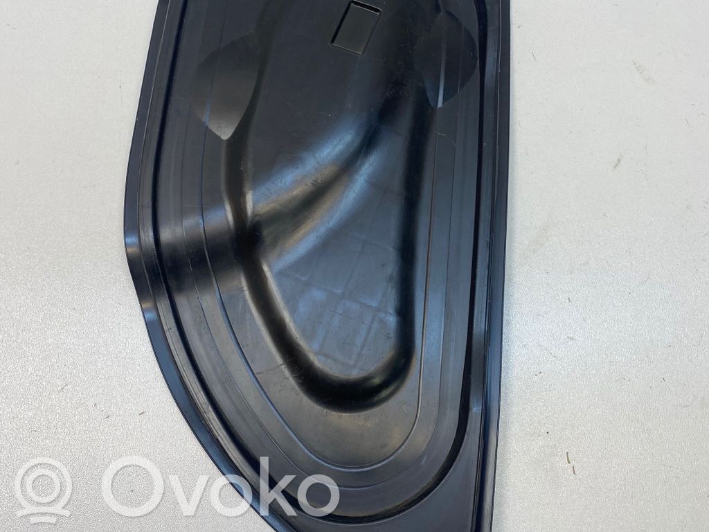 Kita priekinių durų apdailos detalė   8K0837916C