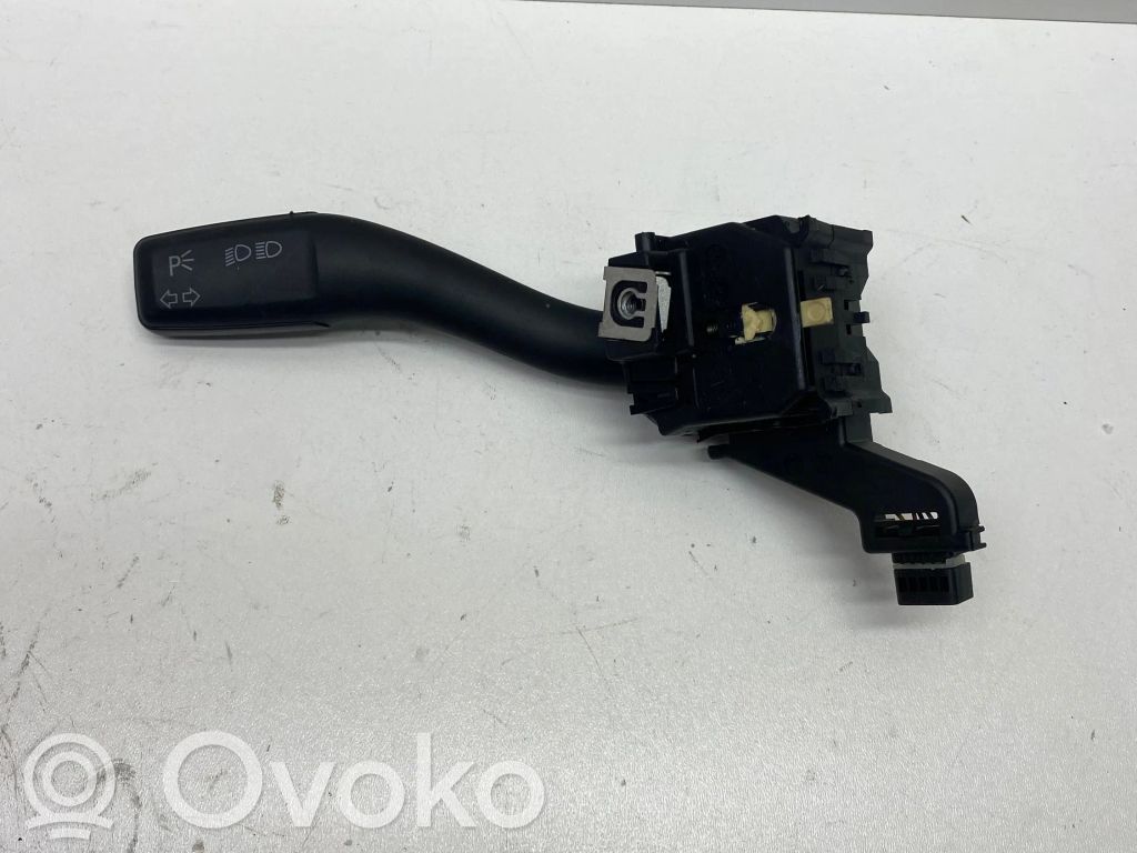 Audi A3 S3 A3 Sportback 8P Manetka / Przełącznik kierunkowskazów 