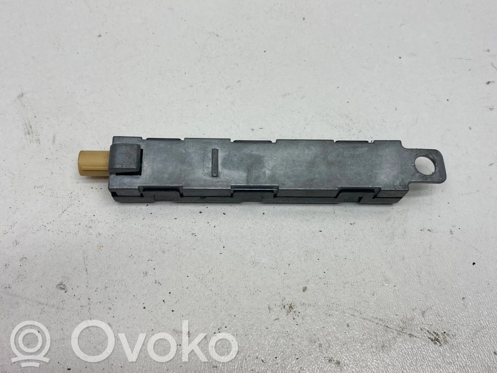 Volkswagen PASSAT B7 Antenos stiprintuvas 