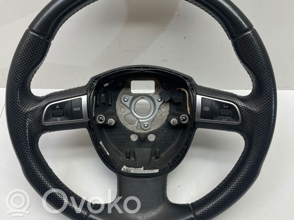 Audi A3 S3 8P Steering wheel 
